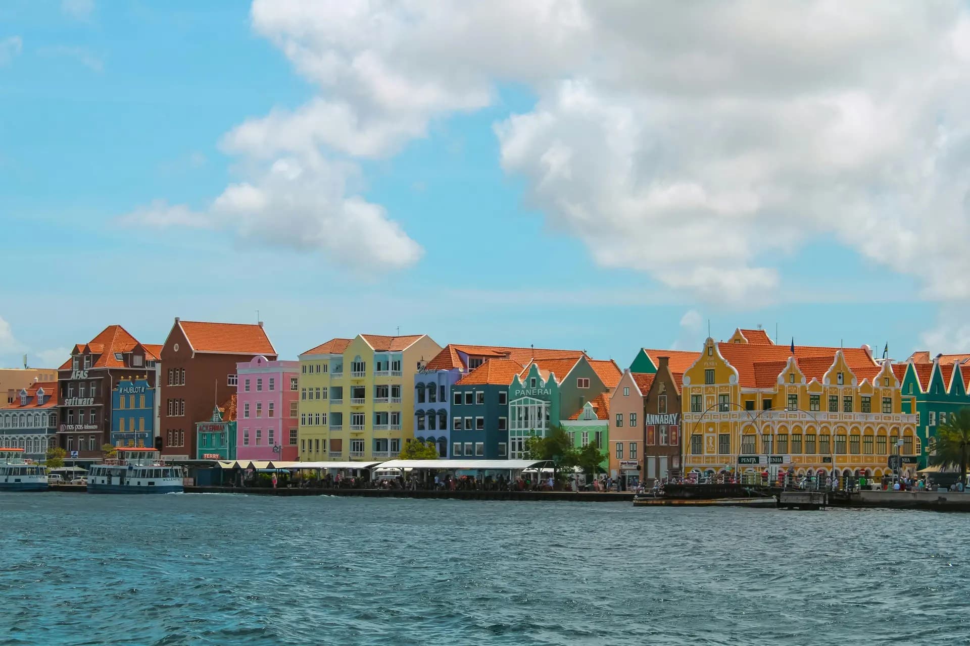 Curacao's Gambling Regulation in Turmoil as CGA Board Resigns and Prime Minister Takes Control - Regulatory iGaming news