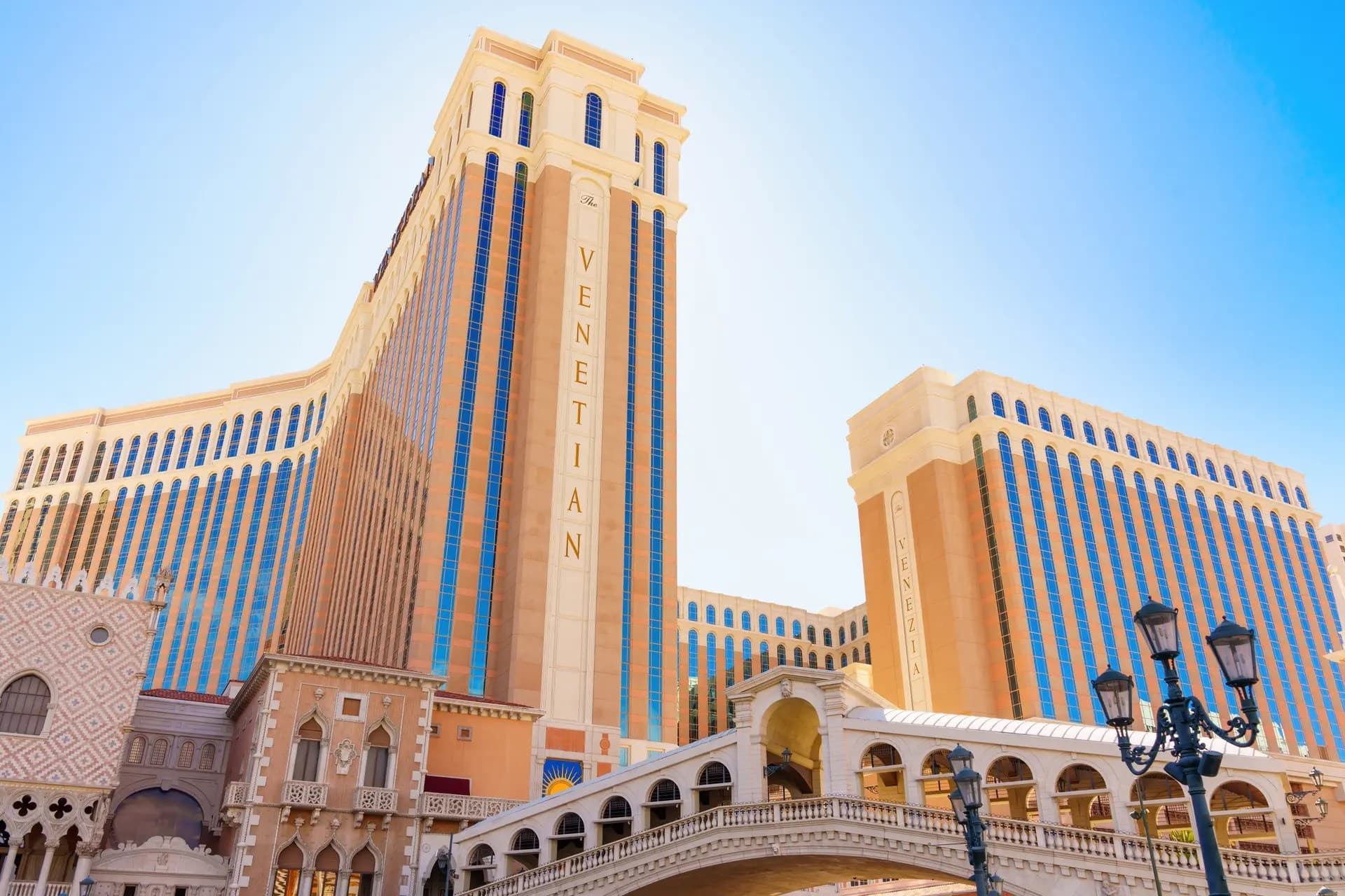 LVS CEO Rob Goldstein Sells $17.8M Stock Before CEO Exit - Corporate iGaming news