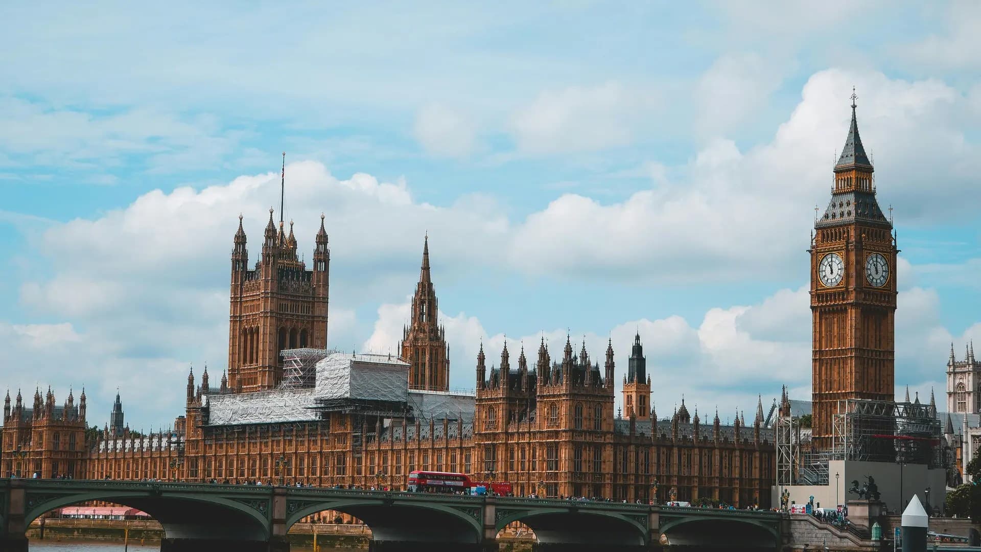 UK Gambling Tax Debate Ignites as Paddy Power Co-Founder Calls Black Market Threat 'Exaggerated' - Corporate iGaming news
