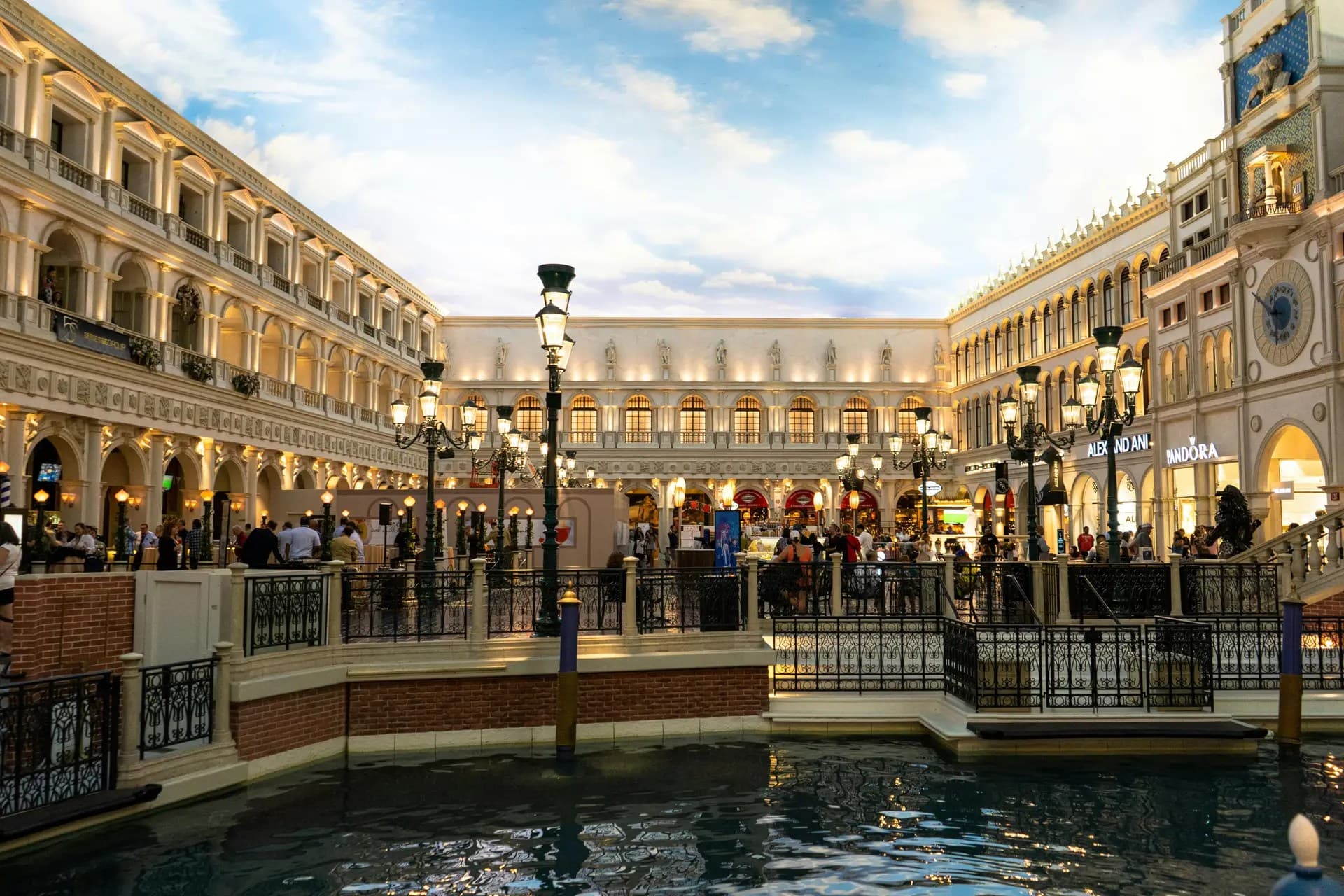 Venetian Resort Pays US$850,000 to Settle Religious Discrimination Lawsuit - Regulatory iGaming news